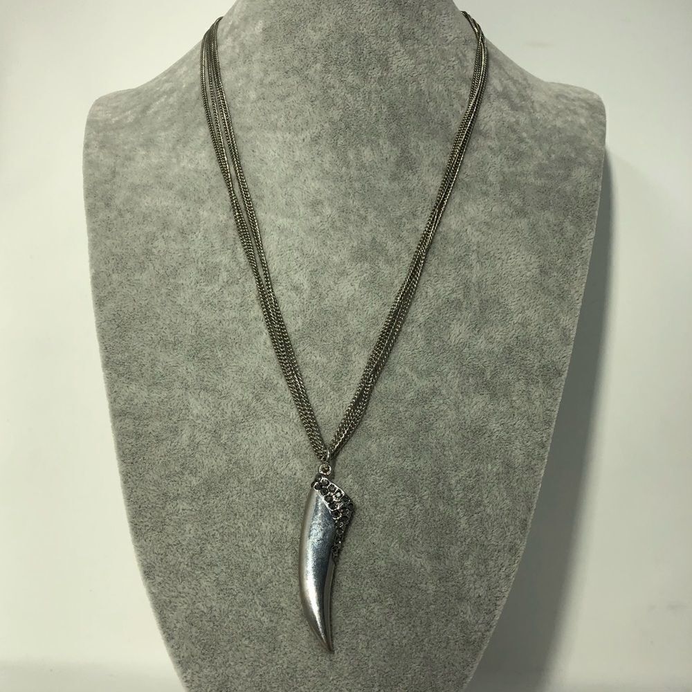 G By Guessembellished Tooth Pendant Necklace (G2)